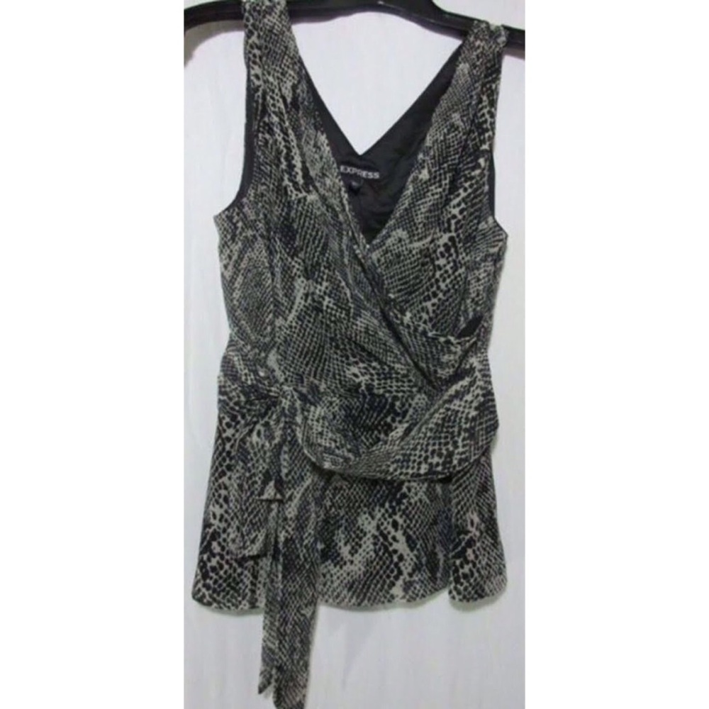 NWT Women's V-Neck Wrap Top from Express - Size S